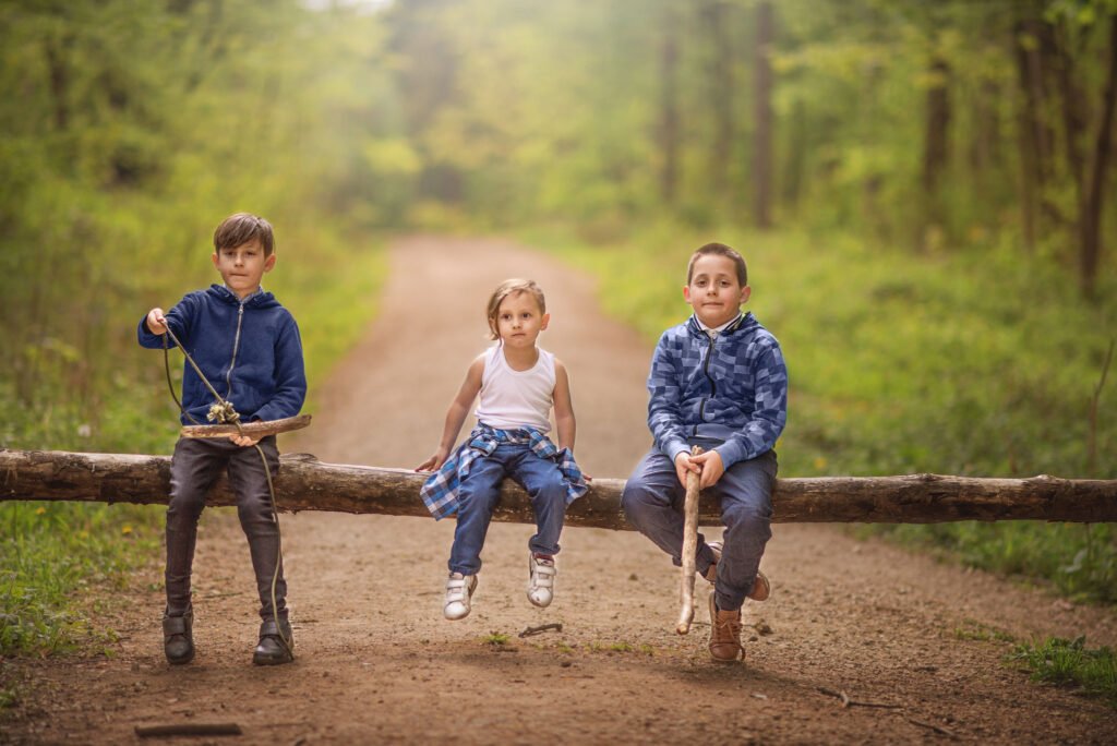 natural photoshoot with kids in Nottingham