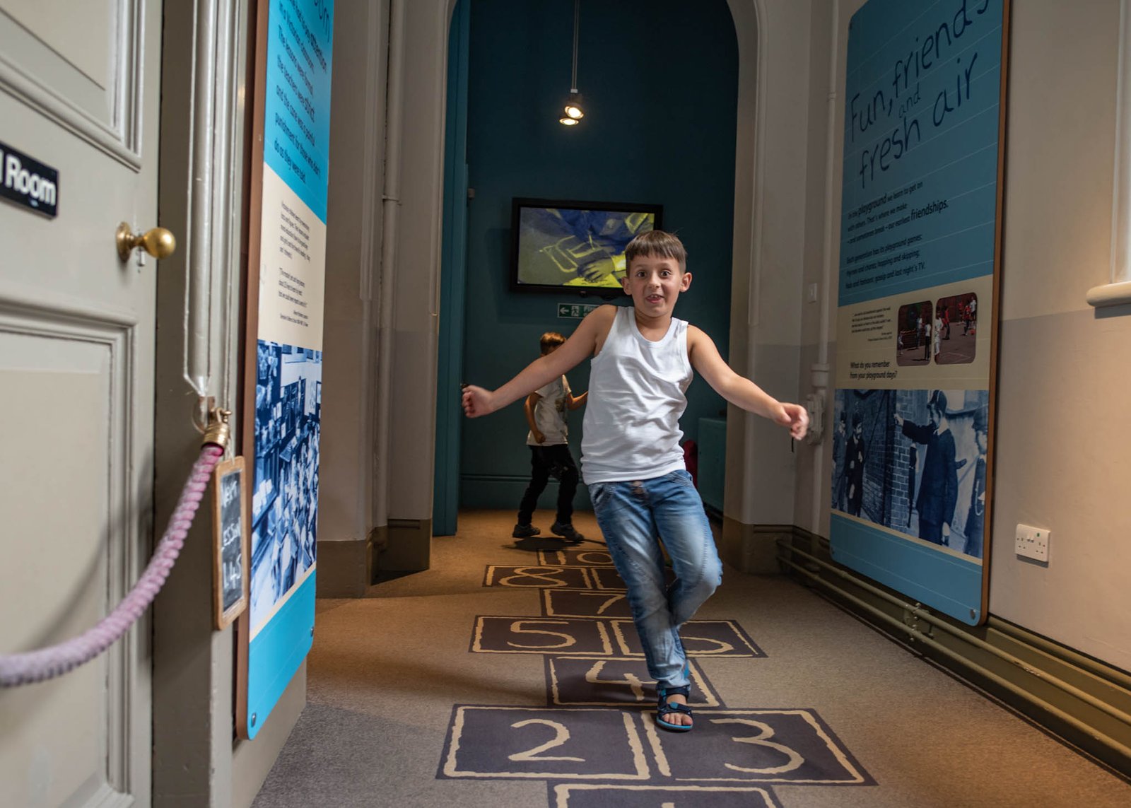 the-Museum-of-Childhood-Derbyshire-family-Photographer