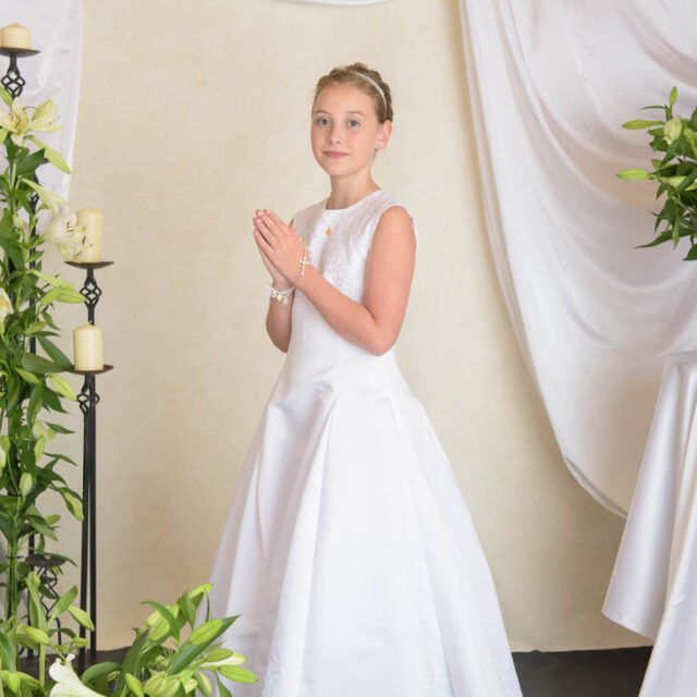 Holy Communion Pictures in Studio Nottingham