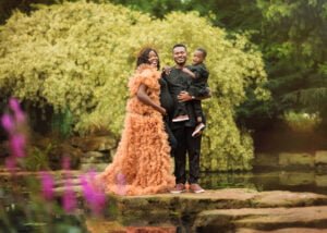 Beautiful and timeless maternity photography in a natural setting