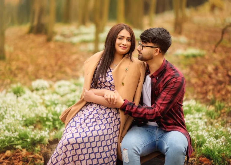 spring outdoor portrait of a couple in Shipley Country Park, Nottingham